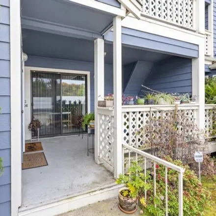 Image 4 - 149 Sea Crest Circle, Carquinez Heights, Vallejo, CA 94590, USA - Condo for sale