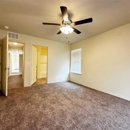 Image 5 - 1399 Southwest 4th Street, Mineral Wells, TX 76067, USA - House for sale