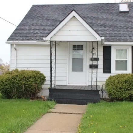 Buy this 2 bed house on 2116 Virginia Street in Racine, WI 53405