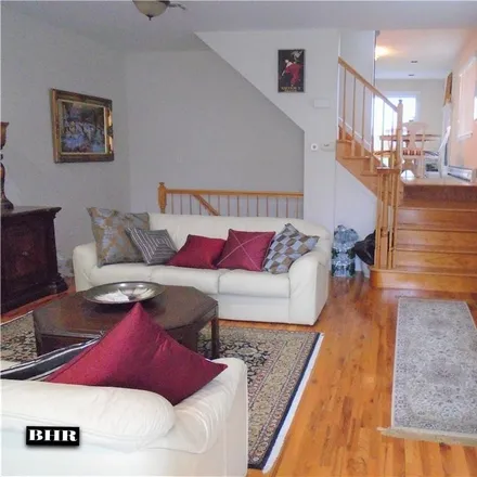 Image 3 - 20 Foothill Court, New York, NY 10309, USA - Townhouse for sale