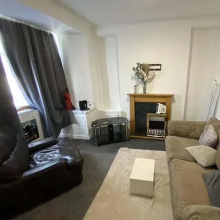 Rent this 5 bed townhouse on Stow Hill in Y Graig, CF37 1RZ