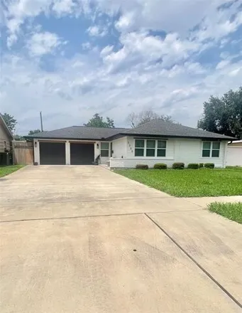 Buy this 3 bed house on 3289 Tanglebriar Drive in Pasadena, TX 77503