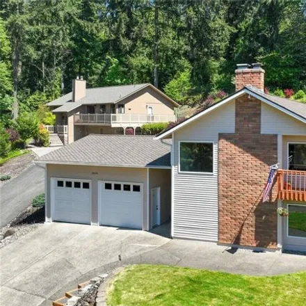 Buy this 3 bed house on 3560 Fairway View in Longview, WA 98632