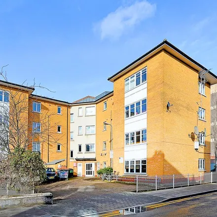 Rent this 3 bed apartment on 2 Prince Edward Road in London, E9 5NN