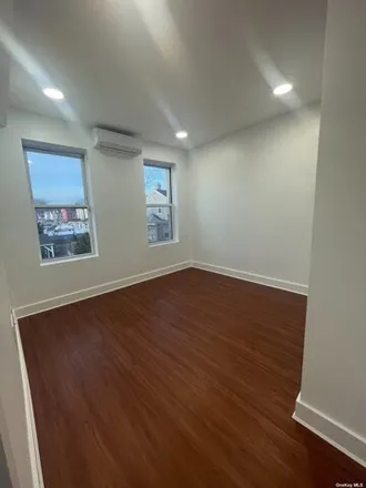 Image 4 - 89-11 91st Avenue, New York, NY 11421, USA - House for rent