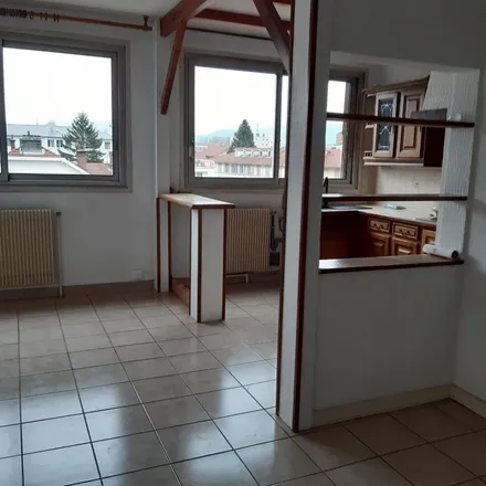 Rent this 2 bed apartment on 3 Rue Henri Barbusse in 38600 Fontaine, France