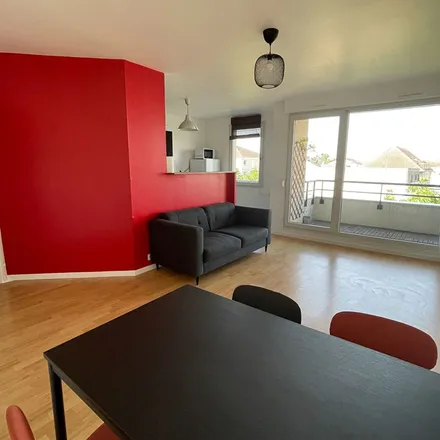 Rent this 2 bed apartment on 1 Rue Léon Bernard in 93160 Noisy-le-Grand, France
