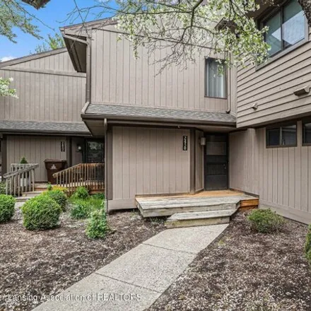 Image 3 - 2483 South Wild Blossom Drive, Meridian Charter Township, MI 48823, USA - Condo for sale