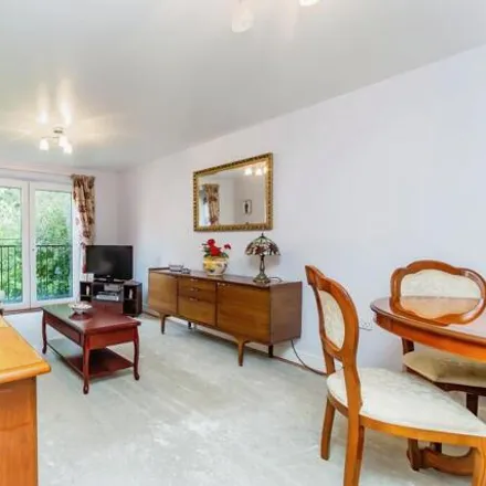 Image 4 - Stafford Road, Tandridge, CR3 6TD, United Kingdom - Apartment for sale