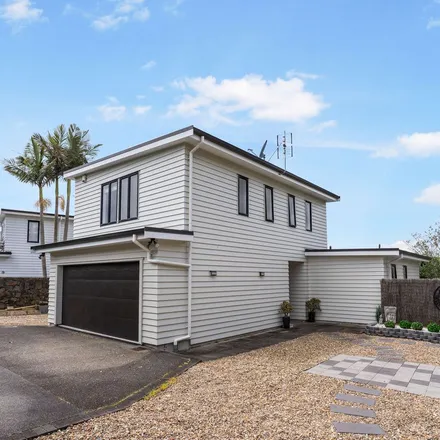 Rent this 4 bed apartment on 27 Tamaki Bay Drive in Pakuranga, Howick 2010