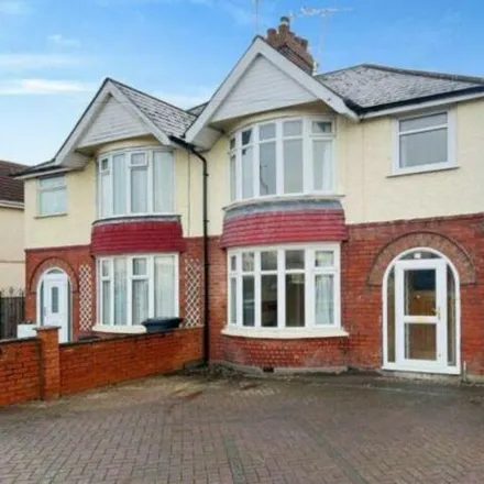 Buy this 3 bed duplex on Whilestone Way in Oxford Road, Stratton St Margaret