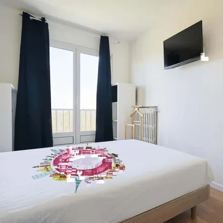 Rent this 3 bed room on Résidence Louvois in Avenue de l'Architecte Louis Cordonnier, 59800 Lille