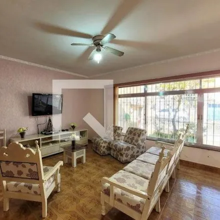 Rent this 4 bed house on Rua Vero de Lima in Jardim Santa Cruz, São Paulo - SP