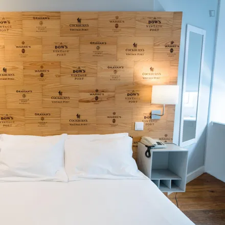 Rent this 7 bed room on Decanting Porto House in Rua da Alegria, 4000-211 Porto