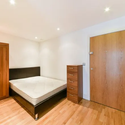 Image 4 - 1 Lightermans Road, Millwall, London, E14 9DQ, United Kingdom - Apartment for rent