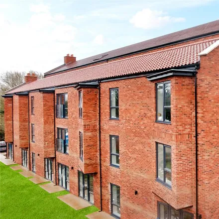 Rent this 2 bed apartment on Cornwalls Meadow Car Park in Cornwalls Meadow, Buckingham