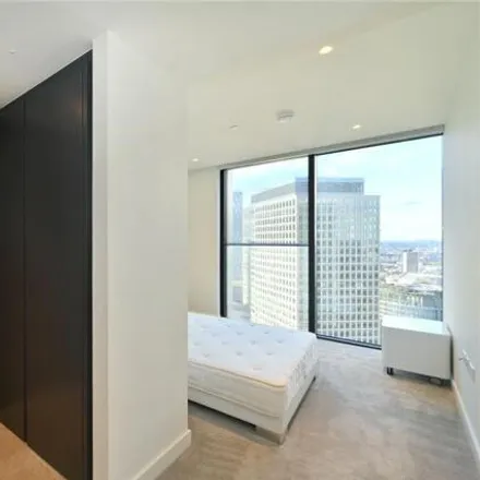 Image 6 - Hampton Tower, 75 Marsh Wall, Canary Wharf, London, E14 9SH, United Kingdom - House for sale