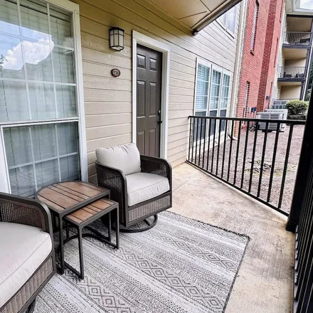 Rent this 2 bed apartment on Auburn