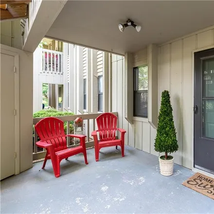 Image 1 - 1128 Abbey Circle, Beverly Hills, Asheville, NC 28805, USA - Condo for sale