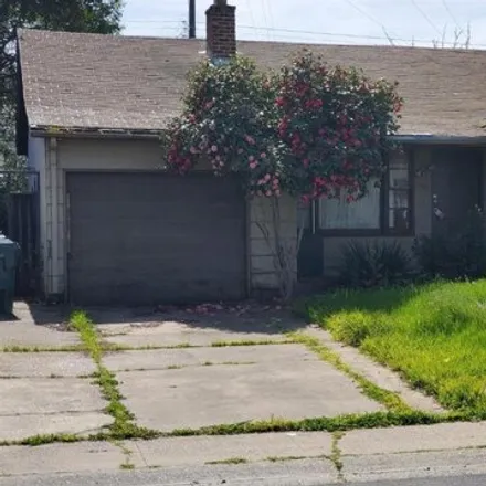 Buy this 3 bed house on 4648 Lemon Hill Avenue in Sacramento, CA 95824
