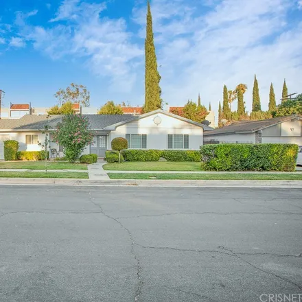 Image 2 - 8220 Amigo Avenue, Los Angeles, CA 91335, USA - House for sale