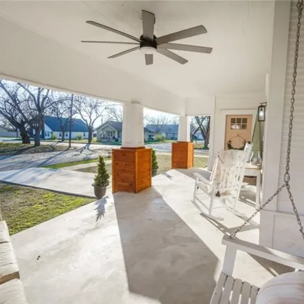 Image 5 - 276 South Frisco Street, Winters, TX 79567, USA - House for sale