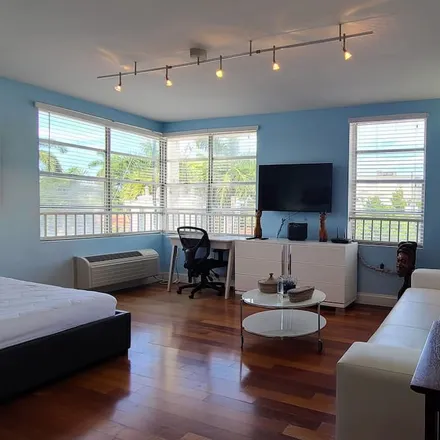 Rent this studio apartment on Miami Beach