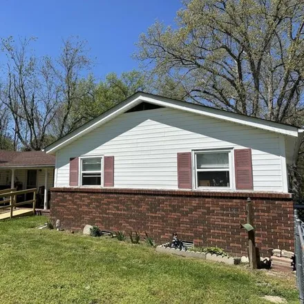 Buy this 3 bed house on 272 Garrett Street in Jamestown, Fentress County
