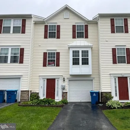 Rent this 3 bed townhouse on 47 Tuxford in Valley Township, PA 19320