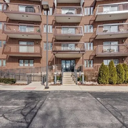 Buy this 2 bed condo on 314 East Dundee Road in Buffalo Grove, Buffalo Grove