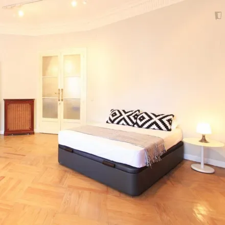 Rent this 13 bed room on Calle de Francisco de Rojas in 1, 28010 Madrid