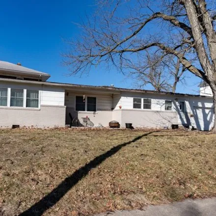 Buy this 3 bed house on 193 Thompson Street in Moberly, MO 65270