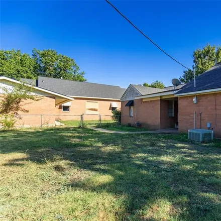 Image 4 - 296 East Fannin Street, Leonard, Fannin County, TX 75452, USA - House for sale