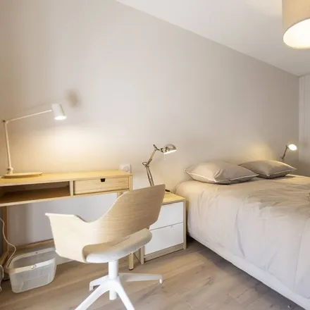 Rent this 2 bed apartment on 56000 Vannes