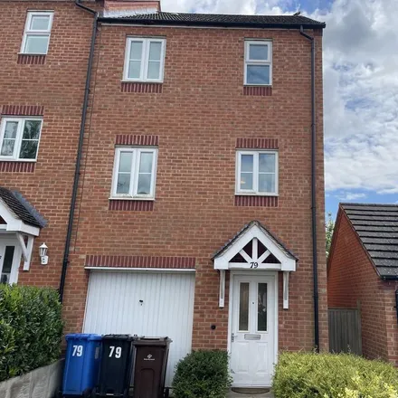 Rent this 3 bed townhouse on Highfields Park Drive in Derby, DE22 1BW