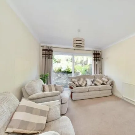 Image 3 - First Avenue, Amersham, HP7 9BL, United Kingdom - Duplex for sale