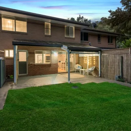 Rent this 3 bed townhouse on Kingia Court in West Burleigh QLD 4219, Australia