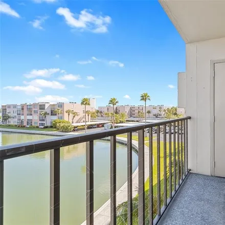 Image 9 - 7564 Sun Island Drive South, South Pasadena, Pinellas County, FL 33707, USA - Condo for sale