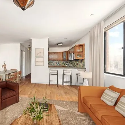 Image 2 - 160 West 21st Street, New York, NY 10011, USA - Condo for sale