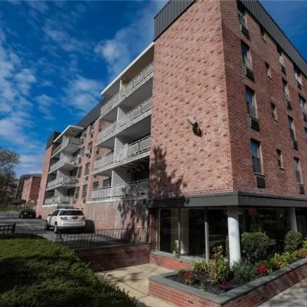 Image 2 - The Buckingham, 124 Smith Street, Village of Freeport, NY 11520, USA - Apartment for sale