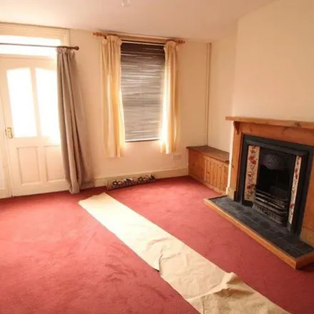 Rent this 2 bed townhouse on East Street in Long Buckby, NN6 7YJ