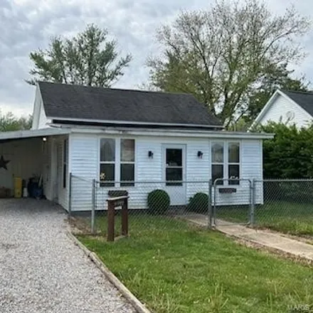 Buy this 2 bed house on 220 East Division Street in Brownstown, Fayette County