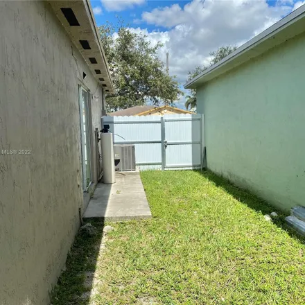Image 6 - 3850 Northwest 202nd Street, Riviera Mobile Park, Miami Gardens, FL 33055, USA - House for sale
