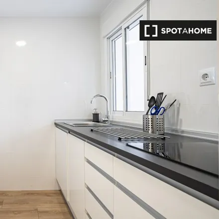 Rent this 2 bed apartment on Madrid in Plaza de Mondariz, 13