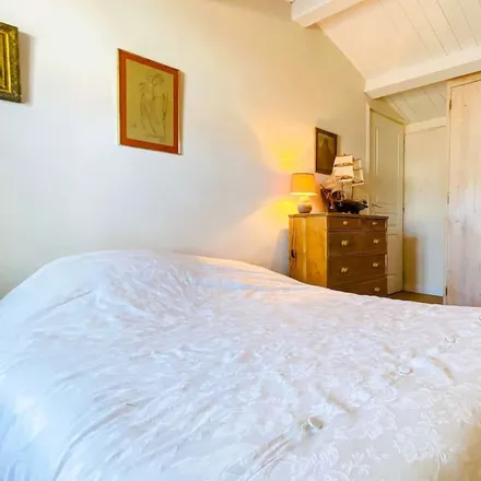 Rent this 4 bed house on La Couarde-sur-Mer in Route de Loix, 17670 La Couarde-sur-Mer