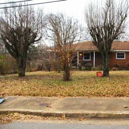 Buy this 3 bed house on 99 East Belle Haven Road in Memphis, TN 38109