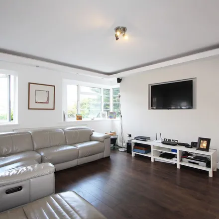 Rent this 3 bed apartment on Rosalie Terrace in Sunderland, SR2 8JX