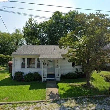 Buy this 3 bed house on Cherry Street in Parkersburg, WV 26104