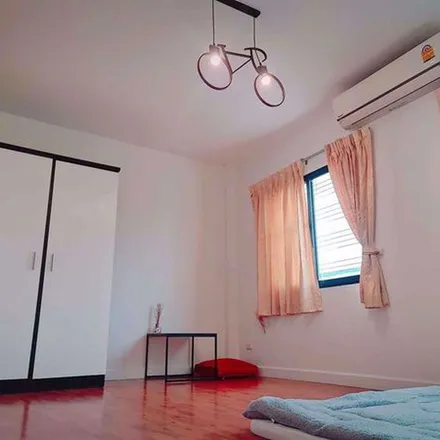 Rent this 3 bed apartment on Wat Phra Kraisi in Soi Ramkhamhaeng 21, Bang Kapi District