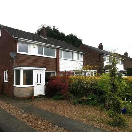 Buy this 3 bed duplex on Claughton Avenue in Clayton-le-Woods, PR25 5TN